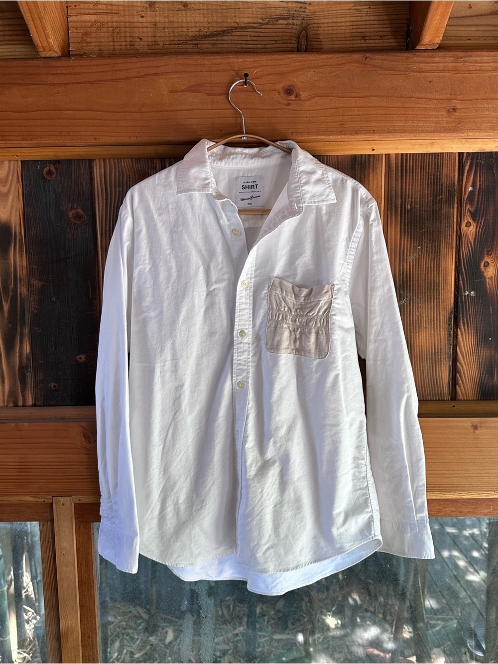 Men's Classic White Button-Down Casual Shirt with Contrast Pocket
